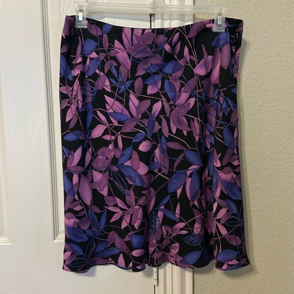 Ann Taylor LOFT 100% silk fully lined skirt - size 14. Excellent conditi…